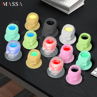 MASSA 200 Pièces/paquet Gobelets à Encre de Tatouage en Forme de Crâne avec Base en Silicone Colorée Gobelets à Encre de Tatouage Jetables pour Mélanger les Couleurs
