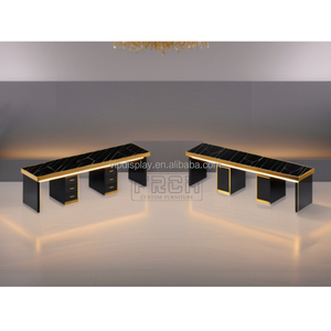 Mesa de manicura de uñas triple clásica dorada diseño largo completo personalizado Escritorio de uñas estilo moderno con ventilador - Product Image 2