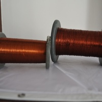 Fil de laiton émaillé auto-adhésif AWG11-43AWG 0,8 mm pour applications de moteurs, transformateurs et redresseurs, avec services de soudage et de découpe