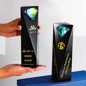 Trofeos y Placas de Cristal Negro con Diamantes para Regalos Corporativos, Premios y Exhibiciones de Negocios - Product Image 1