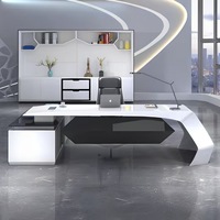 Scrivania da Ufficio Direzionale Moderna per Computer con Mobile Laterale Grande Arredo Commerciale di Design per Manager