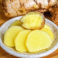 Gingembre jaune frais et cru en cubes, format petit, 25 kg, boîte en vrac pour la vente en gros, provenant de Chine continentale