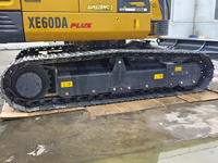 Mini-excavatrice sur chenilles compacte XE60DA avec godet de 0,23 m³ pour les travaux de terrassement et d'aménagement paysager