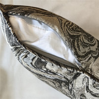 Housse de coussin de luxe personnalisée en gros pour la maison, en polyester doux, motif géométrique jacquard métallique, pour canapé