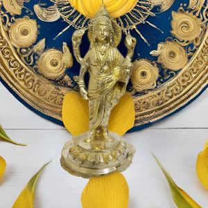 PARIJAT ARTISANAT En Laiton Doré Dieu Dhanvantari Statue Avatar Seigneur Vishnu Ayurveda Debout Idole Murti PoojaShowpiece Sculpture - Product Image 1