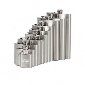 Gourde et entonnoir en acier inoxydable personnalisés - Élégants, portables et idéaux pour les cadeaux promotionnels ou les occasions spéciales - Product Image 1