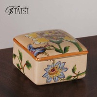 JW037 Petit organisateur de bijoux classique en porcelaine Boîte en céramique personnalisée pour la décoration intérieure pour cadeau de naissance de bébé