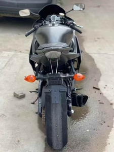Motocicleta Deportiva Yamaha R6 600cc Usada, a Gasolina, Fabricada en China, Diseño de Alto Rendimiento para Carreras de Alta Velocidad - Product Image 2