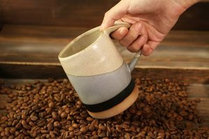 Tasse à café en argile peint à la main style japonais, coupe d'eau rétro en céramique 14oz - Product Image 3