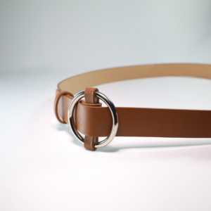 Cinturón Básico para Mujer con Hebilla de Anillo en D, Estilo Casual, de Cuero PU - Product Image 2