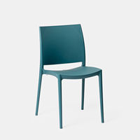 Chaise de salle à manger empilable en plastique turquoise