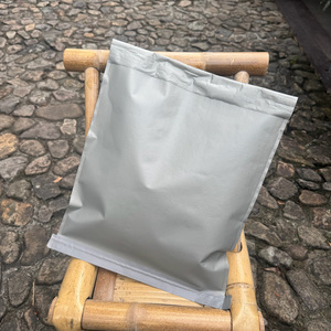 Bolsa de Embalaje para Ropa Impermeable Xin Yue Gris, Papel Kraft Compuesto Tejido, Ecológico y Moderno para Suéteres - Product Image 2
