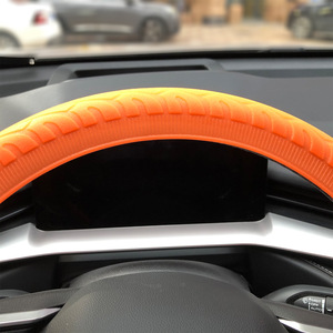 Funda de silicona para volante Yi Kailing, accesorio interior de coche universal antideslizante de color morado - Product Image 4