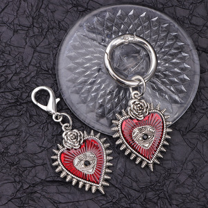 จี้รูปหัวใจลายตาปีศาจสไตล์โกธิค ทำจากโลหะผสมสังกะสี สำหรับตกแต่งรองเท้า แฟชั่นเครื่องประดับสำหรับทุกเพศ - Product Image 3