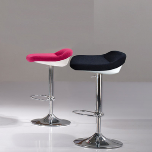 Chaise <span class=keywords><strong>de</strong></span> <span class=keywords><strong>bar</strong></span> moderne hydraulique réglable avec siège <span class=keywords><strong>de</strong></span> dessin en mousse moulée et dossier en <span class=keywords><strong>plastique</strong></span> - Product Image 3