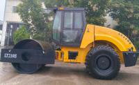 Livraison Gratuite Compacteur Vibratoire Routier à Roue Unique 10 Tonnes LT210B