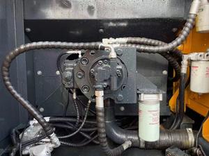 Excavadora Hyundai 220 usada de segunda mano Excavadora Hyundai 220 con un rendimiento perfecto - Product Image 5