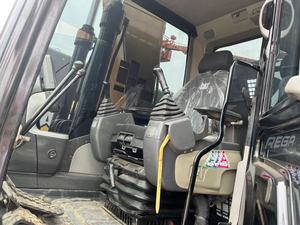 Importada de Japón, esta excavadora Caterpillar 323DL usada de 23 toneladas es un producto de exportación superventas disponible a precio de mayorista. - Product Image 4