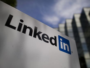 สมาชิก <span class=keywords><strong>LinkedIn</strong></span> <span class=keywords><strong>Premium</strong></span> สิทธิพิเศษทั้งแพลตฟอร์ม ครอบคลุมการพัฒนาอาชีพ การสร้างเครือข่าย และการใช้งานระดับมืออาชีพในทุกวัน - Product Image 5
