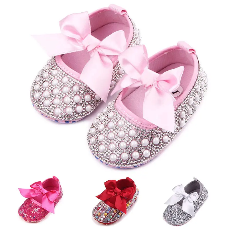 Zapatos de bebé ostentosos personalizados, zapatillas planas antideslizantes con diamantes de cristal brillantes para caminar, con lazo para cuna infantil de princesa