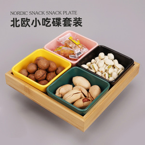 Juego de platos con compartimentos para refrigerios, con bandeja de madera y tazones coloridos para servir frutas, nueces y bocadillos. - Product Image 2