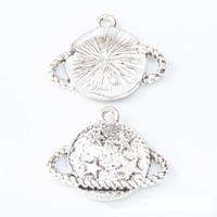 Pendentif en alliage de zinc bronze antique avec breloque planète Saturne anneauisée et étoiles en relief, cadeau pour professeur d'astronomie