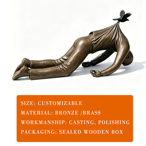 Scultura Moderna Surreale in Bronzo Fuso a Grandezza Naturale, Uomo con Uccello, Statua Astratta da Esterno con Incisioni Dettagliate e Colore Personalizzato - Product Image 4