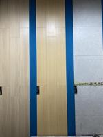 Carreaux minimalistes d'aspect bois de frêne (600x1200) pour les espaces de vie des appartements Loft