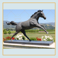 Statue de cheval en bronze grandeur nature décorée d'une cour de jardin à vendre