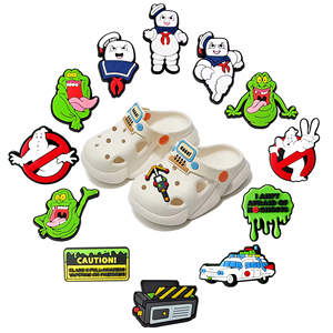 Venta al por mayor de la serie <span class=keywords><strong>Cazafantasmas</strong></span> de dibujos animados Zueco Zapato Decoraciones Fantasma Goma Suave Accesorios para Niños Regalo <span class=keywords><strong>Cazafantasmas</strong></span> Encantos - Product Image 2