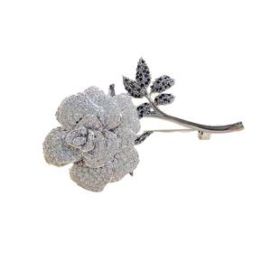 เข็มกลัดรูปดอกกุหลาบประดับเพชรซิคอน ชุบเงินบนทองแดง สำหรับผู้หญิง รุ่นฉลองครบรอบ ขายส่ง - Product Image 5