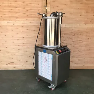 Remplissage automatique de saucisses faisant la machine à farcir les saucisses