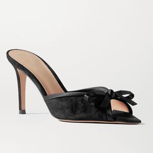 Mules à bout pointu en daim rouge et noir pour femmes, avec nœud, talon aiguille, à enfiler, <span class=keywords><strong>grande</strong></span> <span class=keywords><strong>taille</strong></span>, OEM/ODM, talon fin de 8 cm, chaussures de soirée d'été - Product Image 4