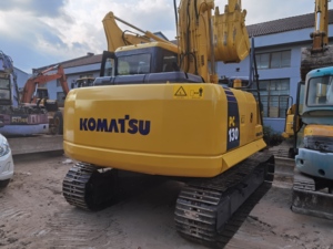 Excavatrice sur chenilles Komatsu PC130-7 d'occasion de haute qualité, équipement de construction hydraulique de taille moyenne - Product Image 4