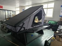 Maßgefertigtes Hartschalen-Dreieck-Dachzelt aus Aluminiumlegierung Schnell Aufbaubares Wasserdichtes 2-Personen-Overland-Camping-Pickup-Truck-Zelt