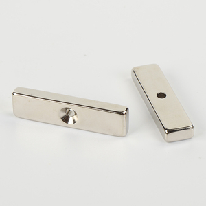 Thiêu Kết <span class=keywords><strong>Neodymium</strong></span> Sắt Boron Khối Nam Châm N35 N38 N45 N48 N52 Với <span class=keywords><strong>Neodymium</strong></span> Nam Châm Chìm Lỗ - Product Image 5