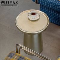 WISEMAX FURNITURE Table basse au design moderne en résine dorée Mobilier contemporain pour la maison Table d'angle pour le salon et l'appartement