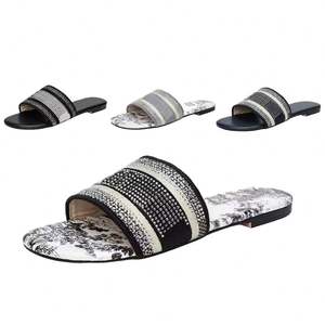 Nouvelles sandales pour femme 2026, design logo, grandes marques, tongs de plage à bout ouvert avec semelle intérieure en caoutchouc, pantoufles de créateur très vendues pour femme - Product Image 1