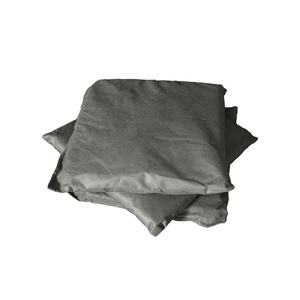 Coussin absorbant tout usage pour tous types de déversements de liquides autour des machines, sous les tuyaux qui fuident, dans les zones à fort trafic - Product Image 1