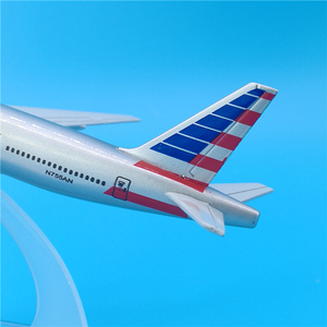 โมเดลเครื่องบินอเมริกันแอร์ไลน์ โบอิ้ง บี777 ขนาด 16 ซม. สเกล 1/400 ผลิตจากโลหะผสม พร้อมฐานตั้งโชว์ - Product Image 3