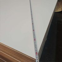 Fournisseur chinois de panneaux MDF mélaminés blancs d'un côté, 12 mm, 15 mm, 18 mm, MDF de 3 mm avec mélamine violette