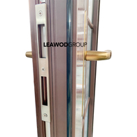 Porte d'entrée moderne en aluminium recouvert de bois, style à battants, peinture écologique à base d'eau, pour salle de bain et école, garantie 5 ans - Vente Flash