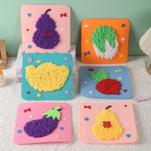 Kit de Matériel Créatif pour Enfants : Jouet Éducatif DIY pour Enfiler Fils, Dessiner, Coudre et Broder en Laine sur le Thème des Fruits et Légumes - Product Image 2