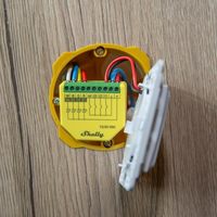 Shelly Plus RGBW PM |   WiFi pour télécommande intelligente pour bandes LED RGBW |   Automatisation domestique |   Pas de hub |   Alexa/Google Home