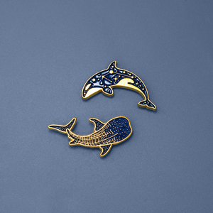 Broche de Moda con Diseño de Delfín y Ballena, Juego de Broches Divertidos, Micro Insignia, Accesorios de Ropa Combinables con Todo - Product Image 1