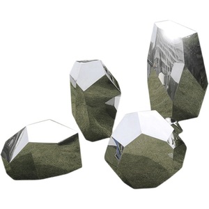Jiahua Mirror Pebbles, Escultura de Acero Inoxidable para Montar en el Suelo, Forma Irregular, Acabado Tipo Espejo, Hecha a Mano - Product Image 5