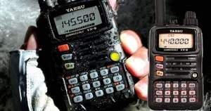 วิทยุสื่อสาร Yaesu VX-6R VX6R แบบสามย่านความถี่ พกพาสะดวก ทนทาน ใช้ได้ทั้ง FM และ VHF ขนาดกะทัดรัดพิเศษ ใช้งานใต้น้ำได้ เหมาะสำหรับนักวิทยุสมัครเล่น - Product Image 2