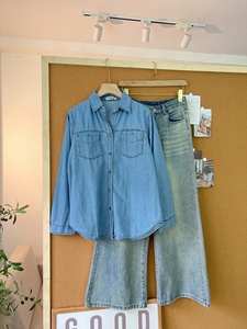 A390 <b>Women's</b> Casual Jean Blouse with Pocket Design Button Down Collar Loose Fit Casual Jean Top with Chest Pockets - Product Image 6