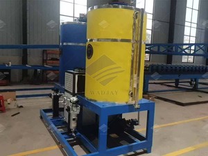 Machine à mousse d'injection de polyuréthane haute pression Wadjay avec pompe PLC, moteur et roulement, niveau de sécurité élevé pour le moulage d'isolation - Product Image 5