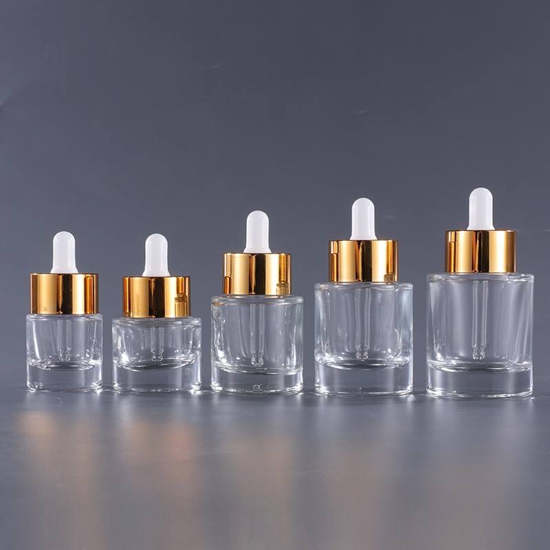 โปร่งใสด้วยหยดทอง